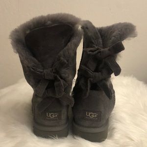 UGG Bailey short boots in dark gray suede